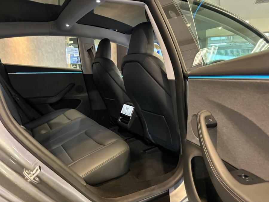 Model 3 RWD - Image 4